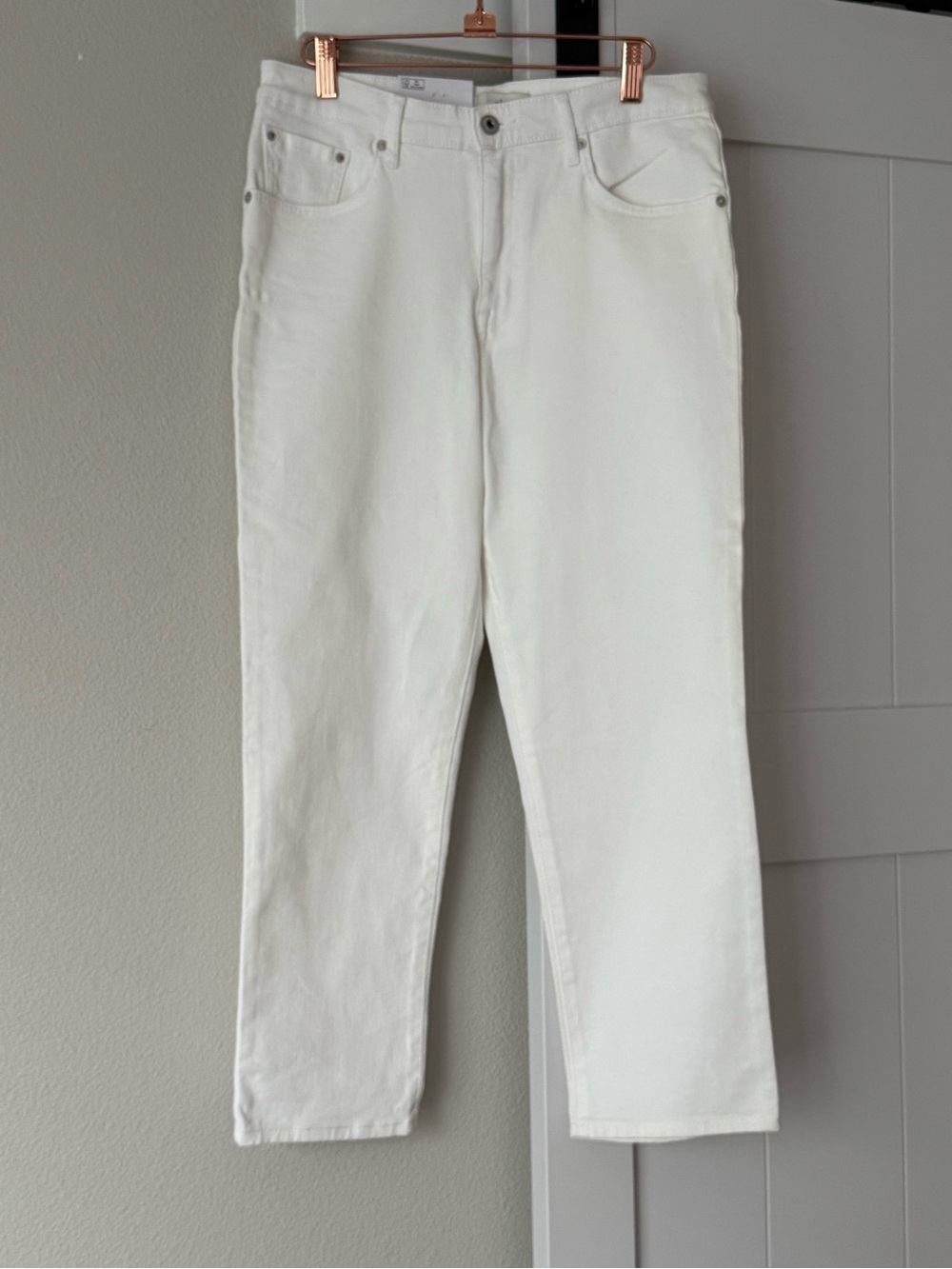 Woman White Slim Straight Ankle Jeans